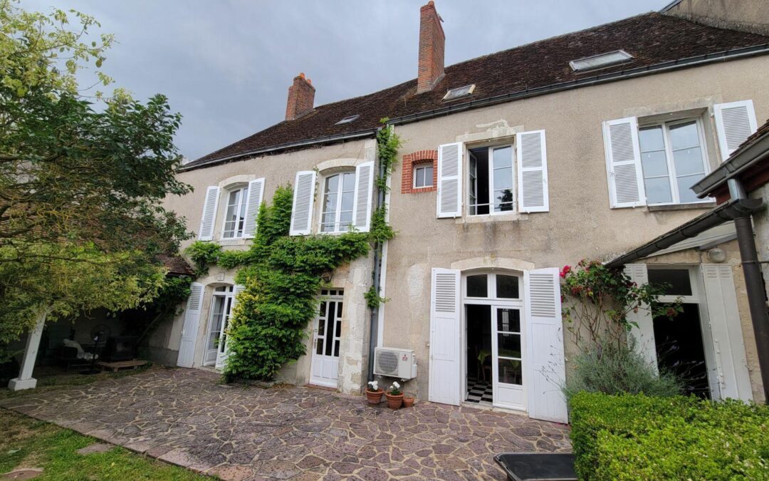 Vente Maison – 8 pièces – 249 m² à Cloyes-les-trois-rivières (28220)